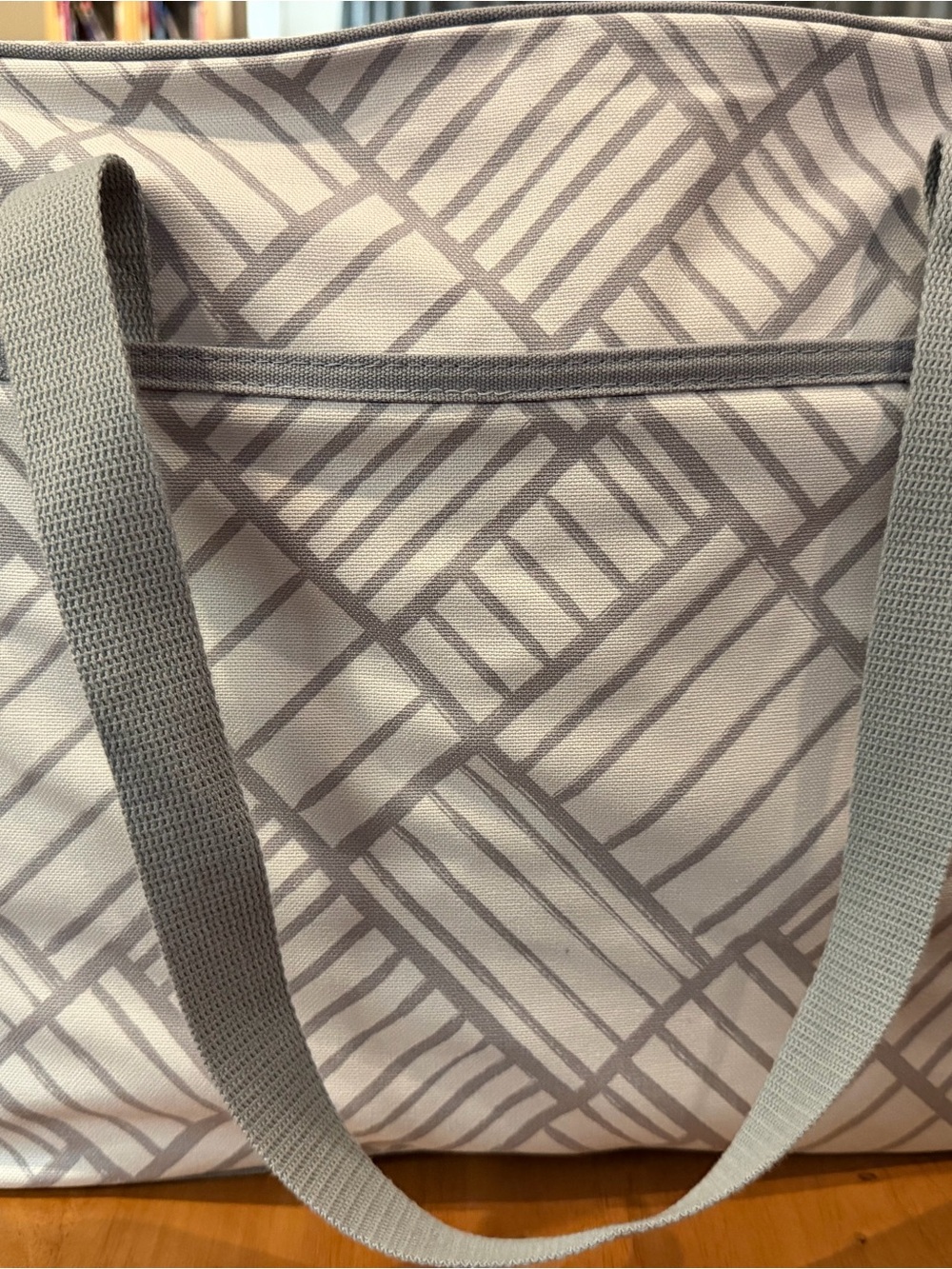 Thirty-One Weekender Canvas Tote Bag in Light Gray and White